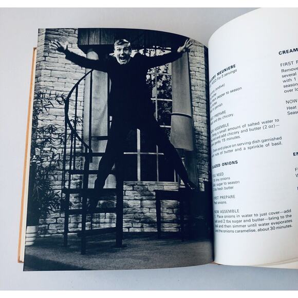 Vintage Galloping Gourmet Television HC Cookbook Volume One Graham Kerr Recipes - Picture 11 of 13